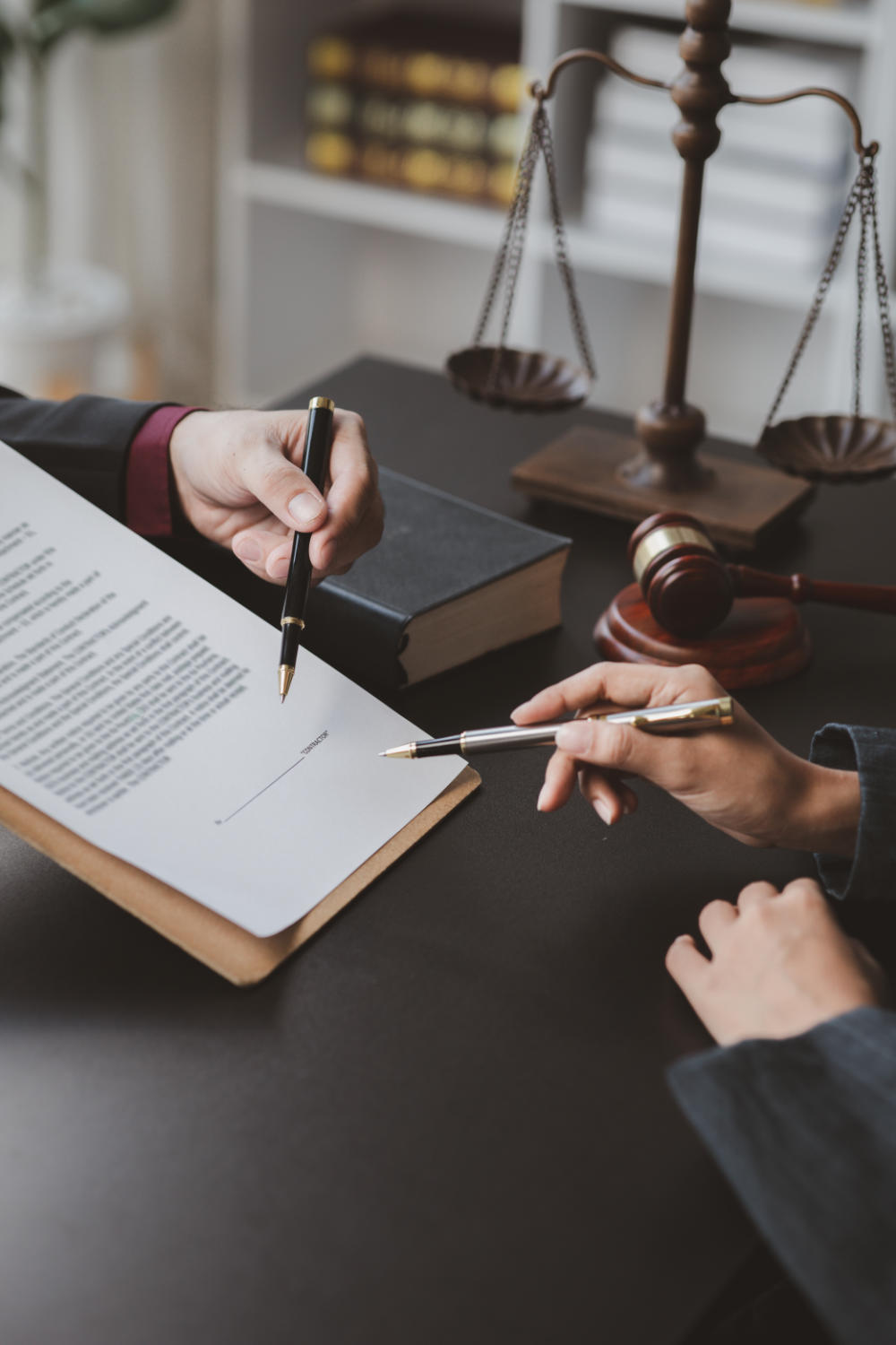 Attorneys or lawyers are advising clients in defamation cases, t